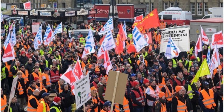 Transport Chaos in Germany Persists as Strikes Escalate