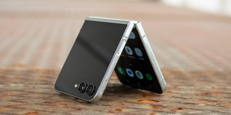 Cost-Efficient Samsung Foldables: Impact on Logistics