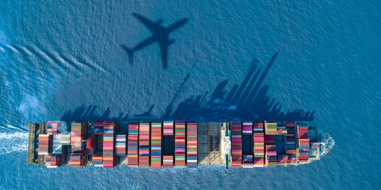 Logistics 2024: Navigating the Future – Top 10 Challenges Unveiled
