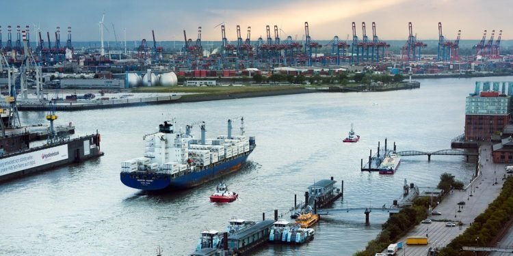 Ship Carrying Diesel and Potassium Chloride Sinks in Hamburg’s Elbe River