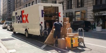 The Final Stretch: Understanding Last-Mile Delivery and Its Impact on Retailers