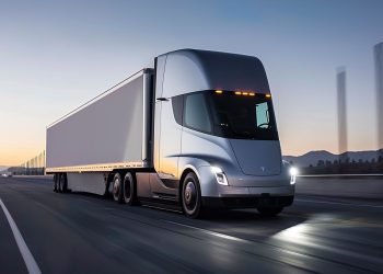 Minnesota Logistics Firm Evaluates Electric Semi-Truck Performance