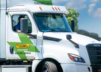 Trucker Shortage Persists: JBHunt Offers Signing Bonuses and Incentives to Attract New Drivers