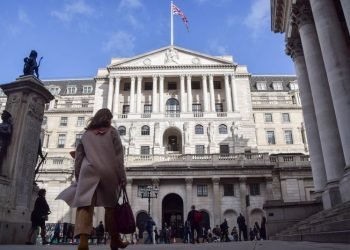 Global Inflation Cools to Target After Three Years, Central Banks Face Policy Dilemma