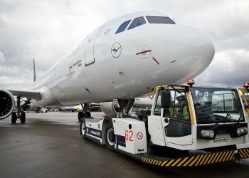 Lufthansa Cargo Champions Sustainability with New Electric Ground Handling Equipment