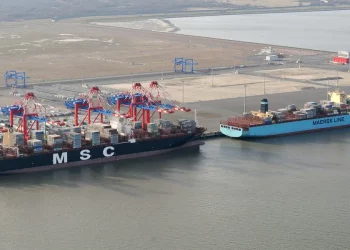 Shipping Giants Team Up for Blockchain Pilot: Streamlining Customs Clearance