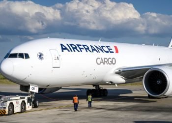 E-commerce Boom Pushes Limits: Airlines Scramble to Meet Peak Season Demand