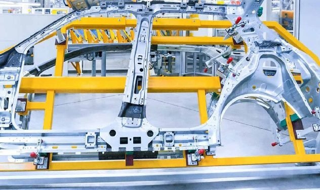 Kuehne + Nagel Partners with Tesla for Battery Supply Chain Management