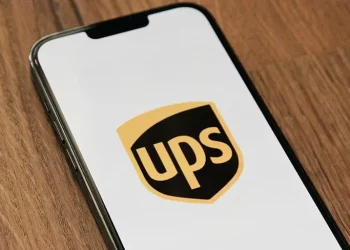 UPS SWOT Analysis: Navigating Challenges as a Global Logistics Leader