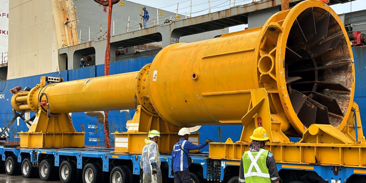 Total Movements Delivers Critical Oil and Gas Equipment to Singapore