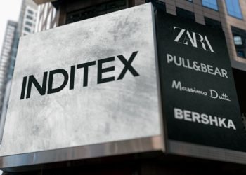 Inditex Shifts to Air Freight to Overcome Supply Chain Delays in the Red Sea