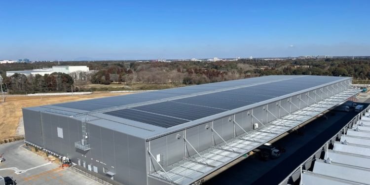Japan Benex Installs 2.1 MW Solar Array on Logistics Facility Roof