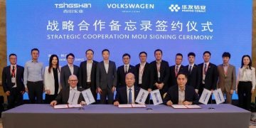Chinese OEMs Strengthen Vertical Integration in Finished Vehicle Logistics