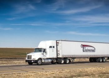 Universal Logistics Holdings Reports Strong Q4 Performance Amid Market Uncertainty