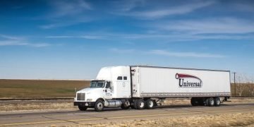 Universal Logistics Holdings Reports Strong Q4 Performance Amid Market Uncertainty
