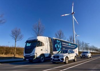 BMW’s Dual Approach to Hydrogen: Fuel Cells and Combustion Engines in Sustainable Logistics