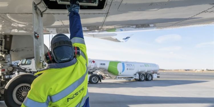DHL and Neste Partner to Cut Logistics Emissions with Renewable Fuels