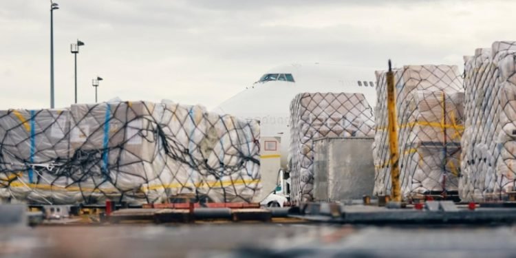 Global Airfreight Rates Decline Amid Market Uncertainty