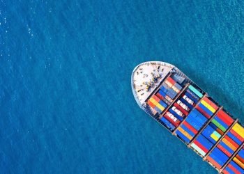 Sharp Decline in Trans-Pacific Shipping Rates Raises Global Concerns