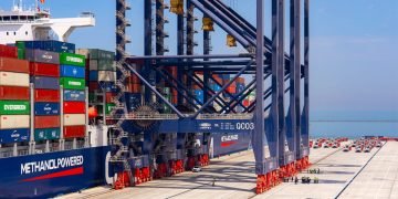 Breaking News: CMA CGM’s Groundbreaking Dual-Fuel Methanol Ship Makes Historic Call at Khalifa Port