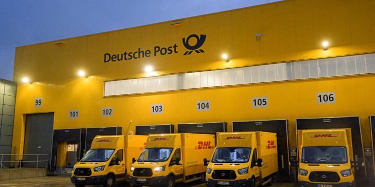 DHL to Cut 8,000 Jobs in Germany Amid Profit Decline and Cost-Saving Strategy