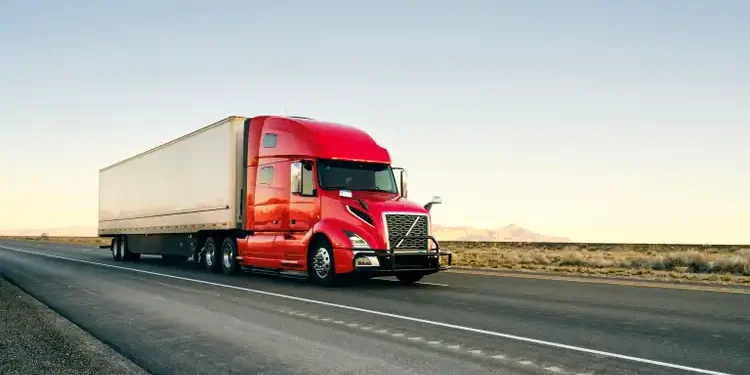 Market Slowdown: February Class 8 Truck Orders Drop Sharply Amid Industry Uncertainty