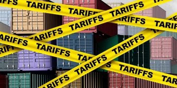 Ocean Container Rates Drop Amid U.S. Tariff Uncertainty, Impacting Global Logistics