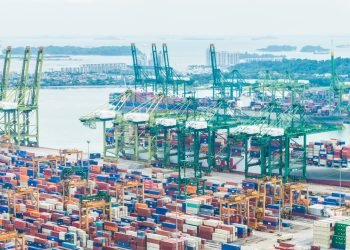 Global Maritime Trade Faces Twin Crisis: Port Congestion and Trade Tensions