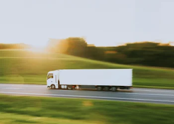 Decarbonizing Logistics: How 2025 Is Becoming the Turning Point for Global Green Supply Chains