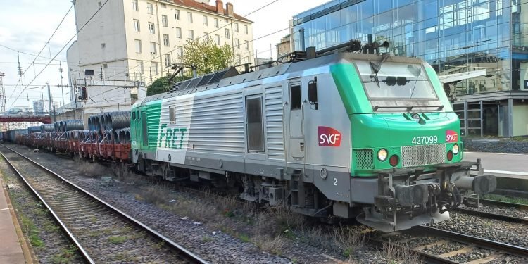 France Reshapes Rail Freight: Hexafret and Technis Take Over as Fret SNCF Dissolves Under EU Pressure