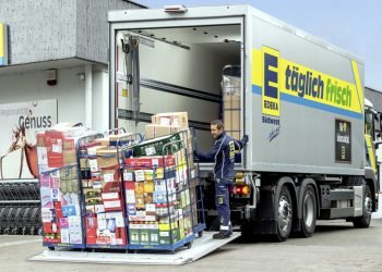 FMCG Logistics Set for $167B Boom by 2032 as AI and E-commerce Redefine the Global Supply Chain