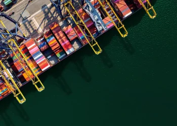 From Mega DCs to AI: 7 Trends Defining the Future of Global Supply Chains