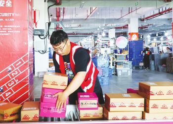 End of U.S. Duty-Free Rule Hits Chinese E-Commerce Shipments