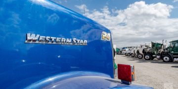 Daimler Truck Suspends Diesel Sales in Oregon Amid Dispute Over Clean Truck Credit Interpretation