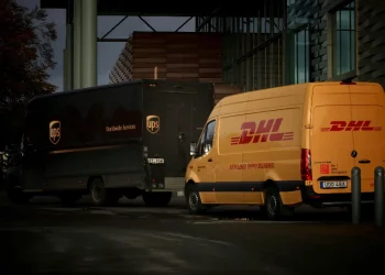 From Parcel to Patient: Why Logistics Giants Are Betting Billions on the Healthcare Supply Chain