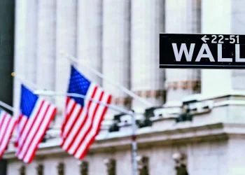 Tariff Turbulence: Global Logistics Stocks Tumble as U.S. Trade Shift Sparks Freight Uncertainty