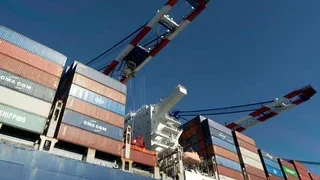 The Empty Cab Crisis: U.S. Freight Grapples with a Vanishing Workforce