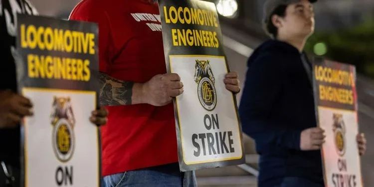 NJ Transit Engineers Hold the Line as Commuter Chaos Mounts