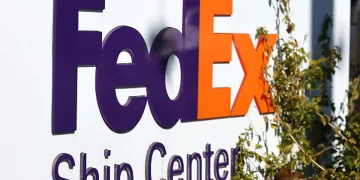 FedEx Overhauls U.S. Network with Hub Closures and Digital Expansion