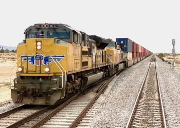 Rail Freight in the US Faces Gridlock as Intermodal Surge Collides with Aging Infrastructure