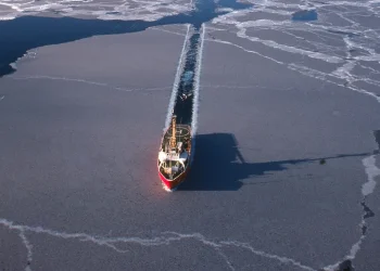 Arctic Shipping Surge Triggers Climate Tensions as Trade Reroutes North