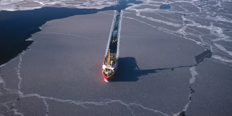 Arctic Shipping Surge Triggers Climate Tensions as Trade Reroutes North