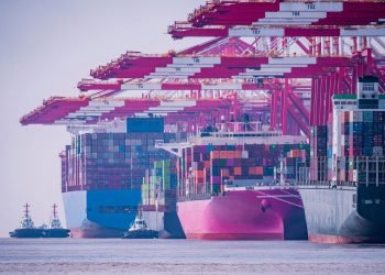 Global Shipping Lines Prepare for Disruptions as Typhoon Nears South China Ports