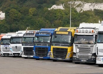 European Trucking Firms Face Contract Delays Amid Persistent Driver Shortages