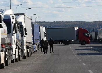 Truck Queues Build at Eastern Border as Harvest Moves Out