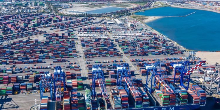Port of Los Angeles Reports 16% Growth in August TEUs