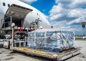 Late-Night Cargo Runs Keep Gulf Exports on Schedule