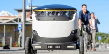 Swiss Delivery Robots Tested in Japan as Courier Shortages Deepen