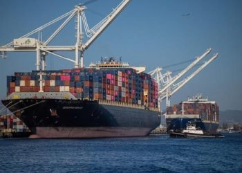 Freight Collapse on Asia–U.S. Routes Sparks Urgent Rethink in Global Shipping