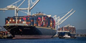 Freight Collapse on Asia–U.S. Routes Sparks Urgent Rethink in Global Shipping